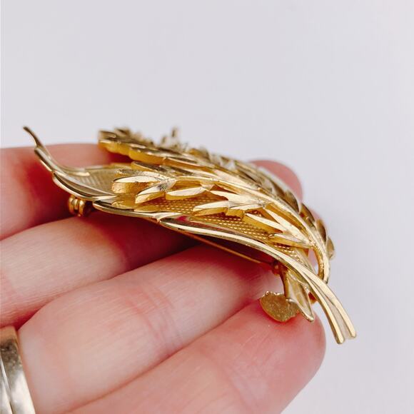 VTG Mid Century Brooch Leaf Wheat Botanical 1950s Gold Tone Textured Jewelry - Picture 4 of 12